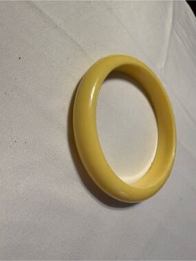 Vintage Yellow Resin Bangle Bracelet